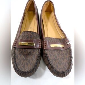 Brand: Michael Kors
Model; Shoes
Size: 11M
Gender: Women
Condition: Pre-Owned